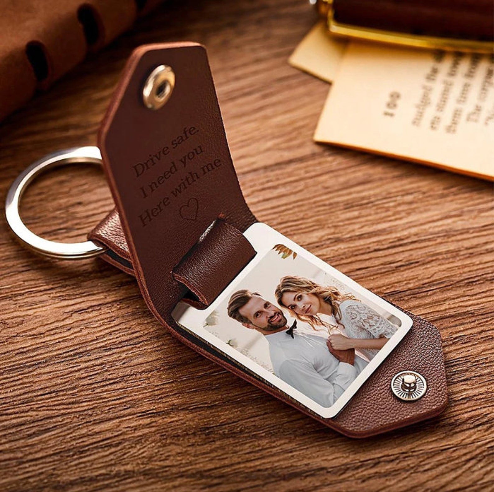 PERSONALISED LEATHER KEYCHAIN