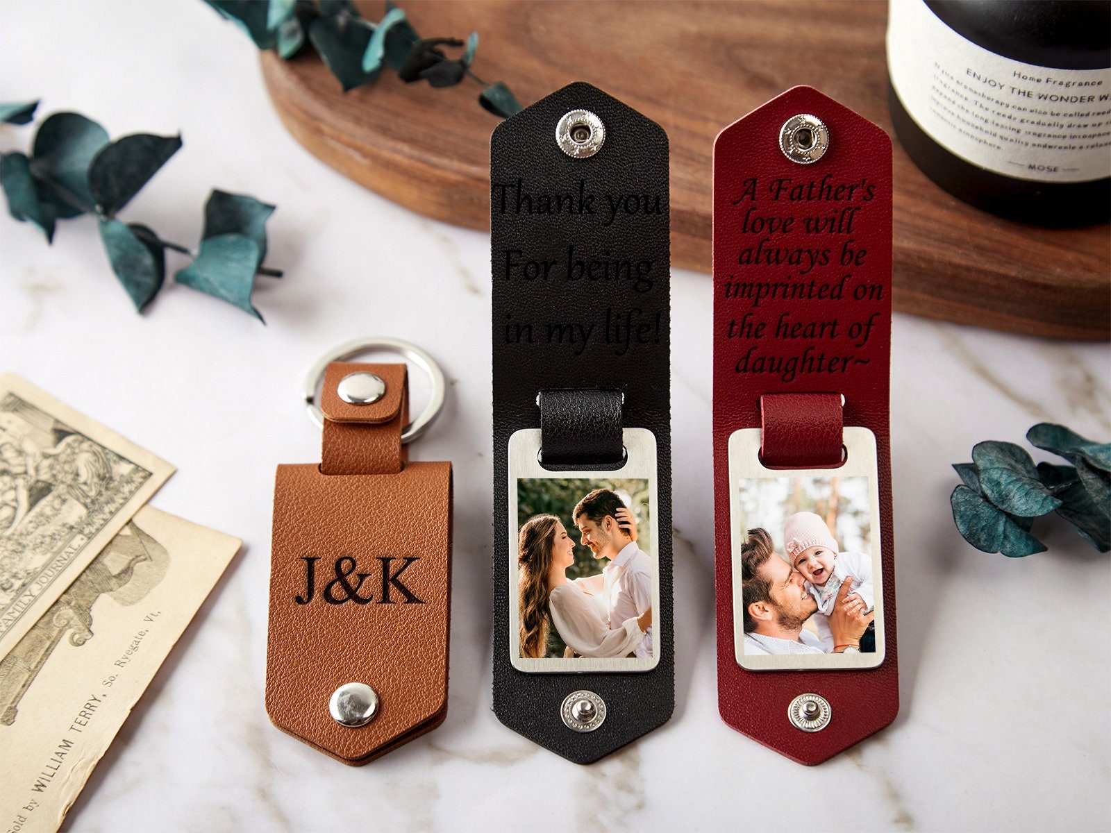 PERSONALISED LEATHER KEYCHAIN