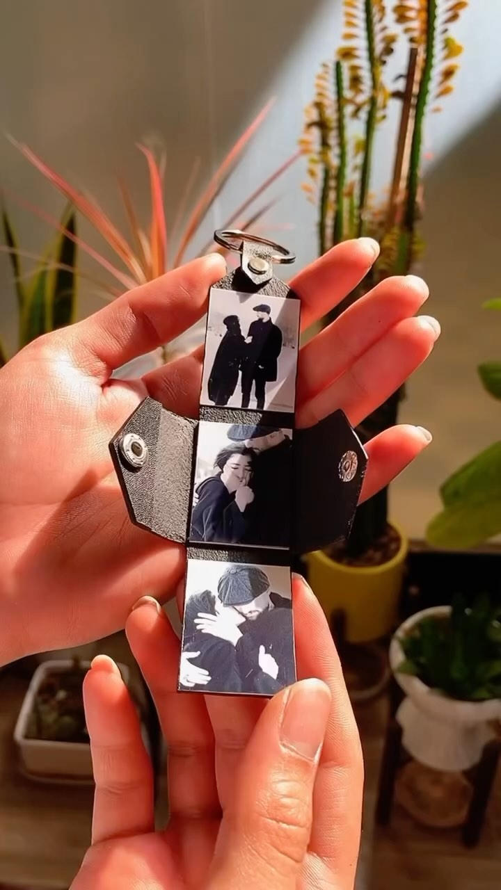 PERSONALISED PHOTO LEATHER KEYCHAIN