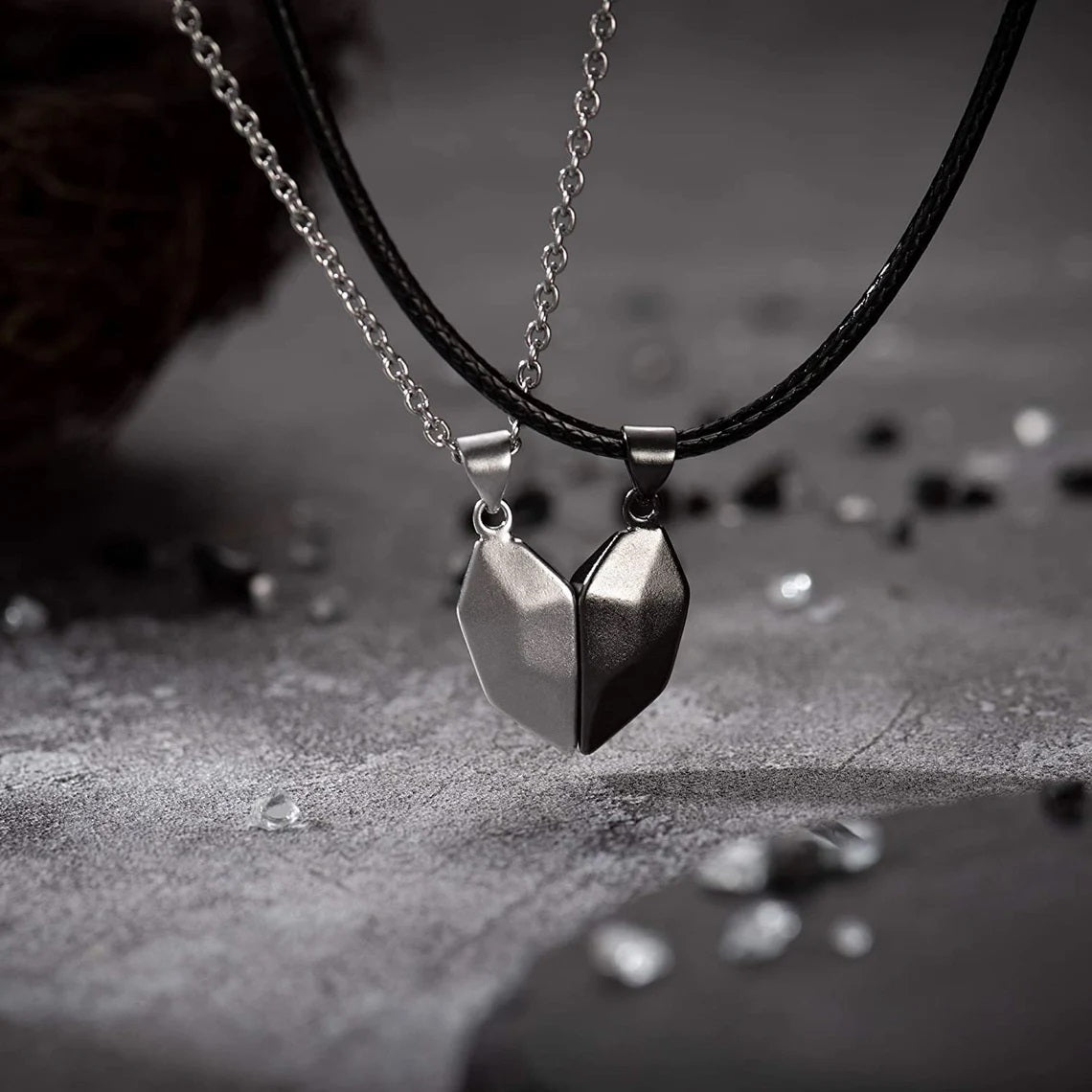 Magnetic Couple Necklace Lovers Heart Pendant - Main Image