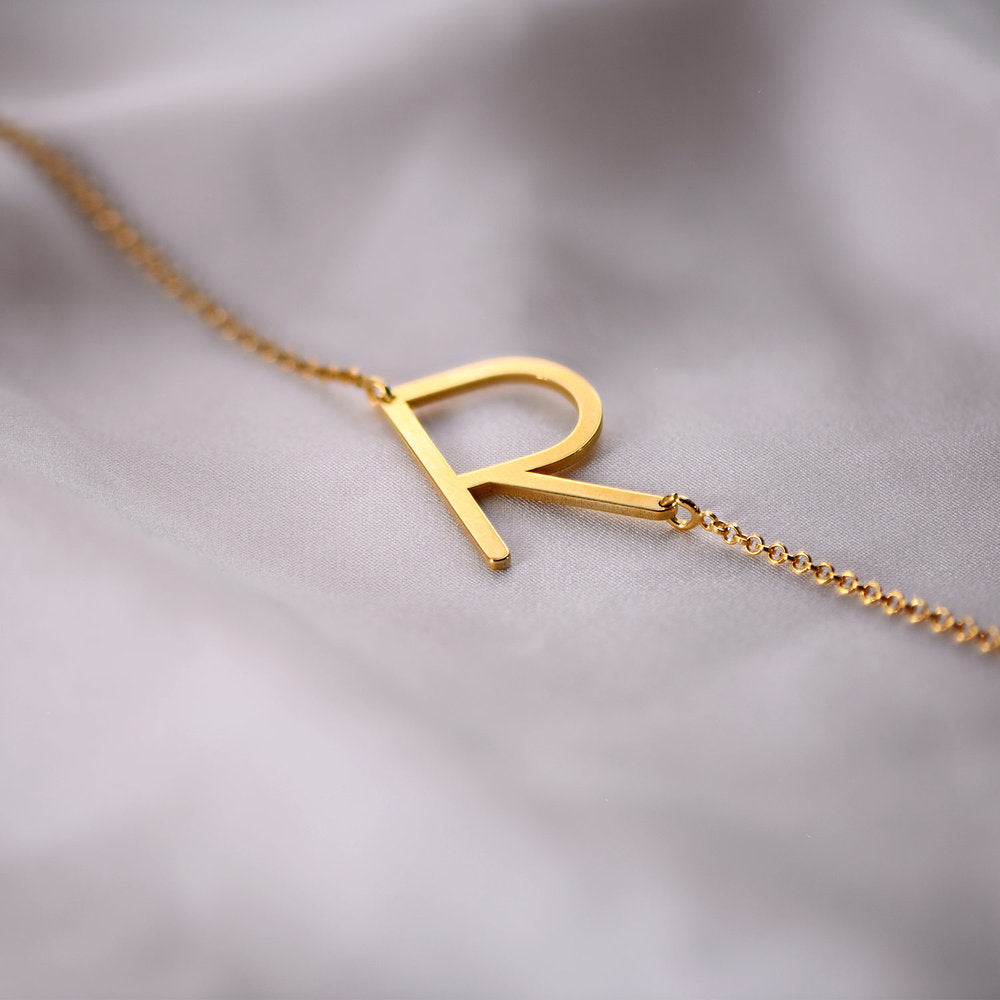 INITIAL NECKLACE